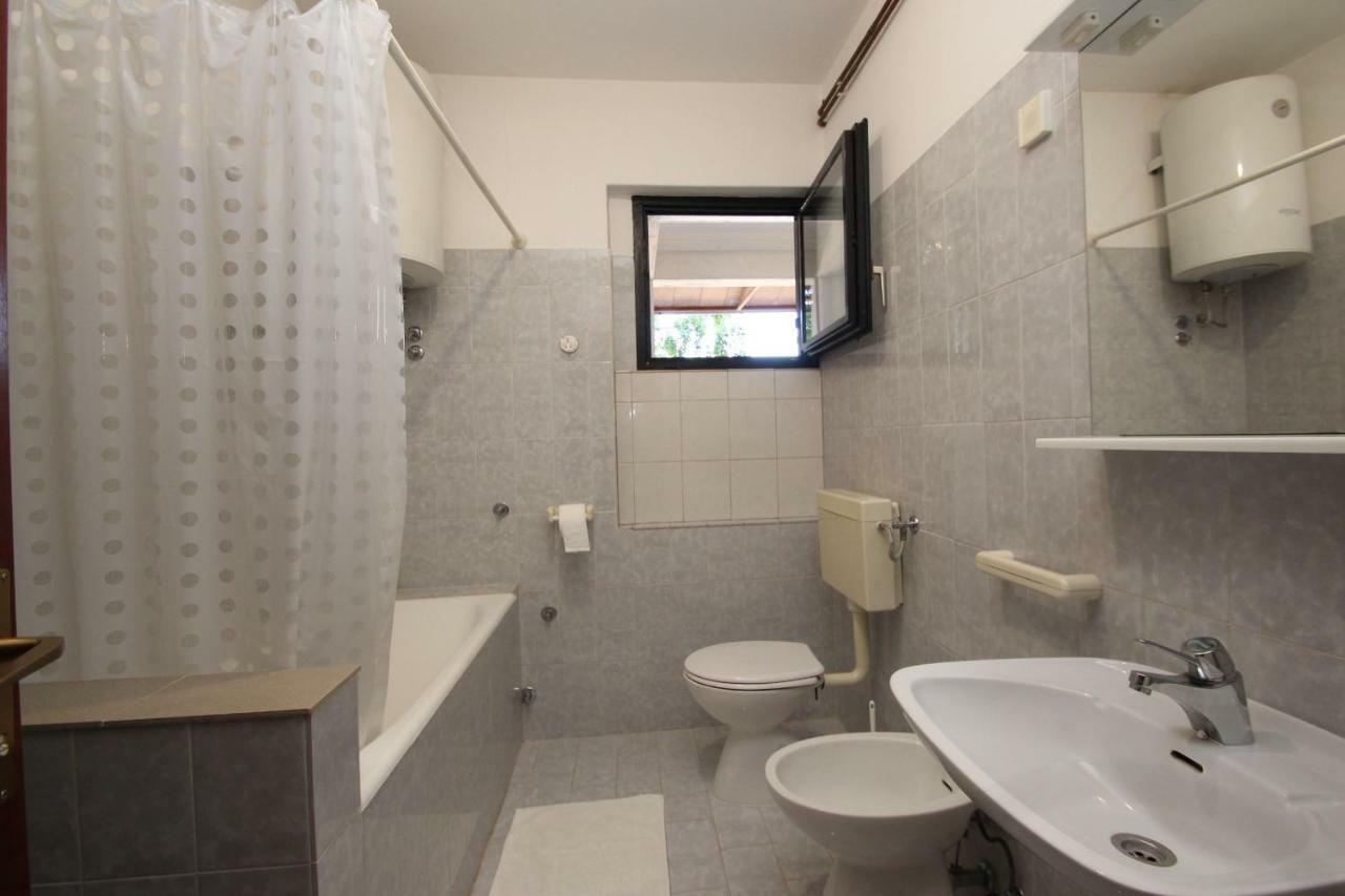 Apartment Sasa Bozac Πόρετς Εξωτερικό φωτογραφία